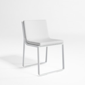 Silla Flat de Gandía Blasco. Cómoda silla de diseño para exteriores.