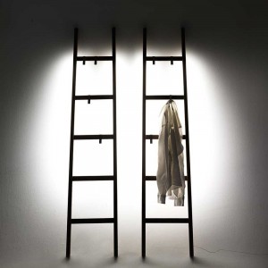 Lámpara percha Alla Scala para salón de Mogg. Lámpara moderna de diseño italiano.