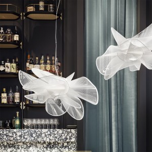 Lámpara suspendida La Belle Étoile Slamp. Diseño dinámico y de vanguardia.