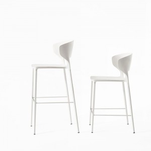 Taburete Koki de Desalto. Taburetes de diseño italiano para salón y terraza.