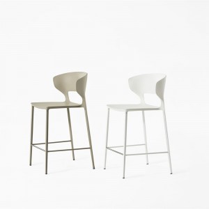 Taburete Koki de Desalto. Taburetes de diseño italiano para salón y terraza.