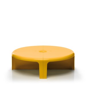 Mesa auxiliar 4/4 de B-Line. Muebles y complementos de exterior e interior.
