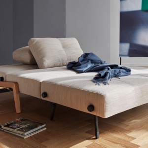 Sofá cama matrimonio de diseño Cubed 02 Wood para salón de Innovation Living.