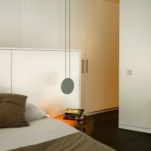 Lámpara colgante de diseño Cosmos de Vibia. Tienda online luminaria moderna.