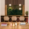 Lámpara suspensión Palma de Vibia. Diseño modeno para iluminación de salón.
