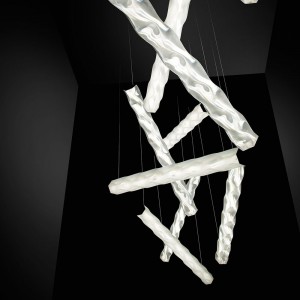 Lámpara suspensión Hugo Horizontal de Slamp. Diseño ideal ideal para oficinas.