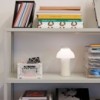 Lámpara portátil PC de Hay. Iluminación de diseño ideal para el hogar.