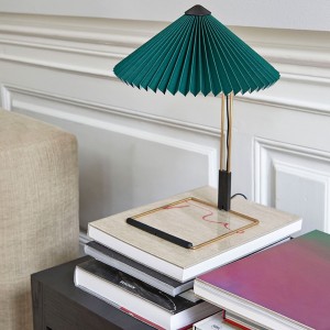 Lámpara de sobremesa Matin Hay. Diseño de lámparas originales para salón.