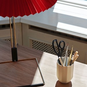 Lámpara de sobremesa Matin Hay. Diseño de lámparas originales para salón.