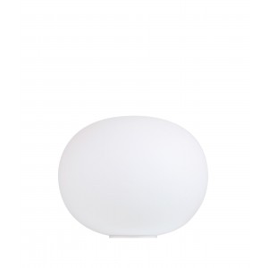 Lámpara de mesa Glo-ball Basic Zero de Flos. Lámpara de sobremesa de luz difusa.
