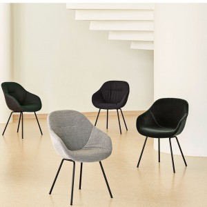 Silla AAC 127 tapizada de Hay. Silla nórdica tapizada.