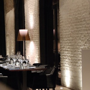 Lámpara suelo Ktribe F2/F3 de Flos. Lámpara pie luz ambiene salón