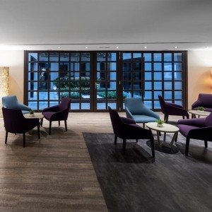 Butaca Alya BU-1525 de Andreu World. Diseños modernos para interiores.