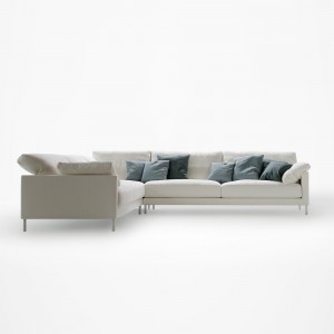 Sofá pies metálicos Monroe de Carmenes.