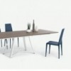 Silla Nubia de Ingenia. Sillas de diseño tapizadas. Sillas modernas de ecopiel.