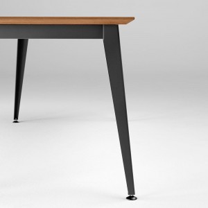 Mesa fija moderna Don de Ondarreta. Mobiliario de diseño. Mesas de interior.