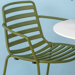 Silla de acero Street de Enea. Muebles de diseño para exteriores.