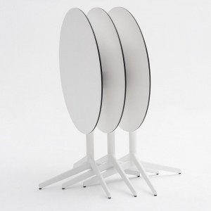 Mesa elegante Pile redonda de Enea. Mesas para contract de diseño.