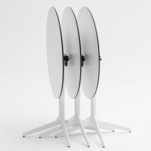 Mesa elegante Pile redonda de Enea. Mesas para contract de diseño.