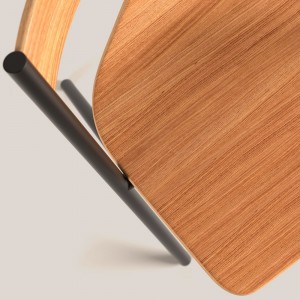 Silla apilable Quadra de Viccarbe. Mobiliario de diseño para interior.