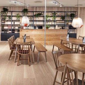 Banco Triangle Leg Hay de madera de Hay de diseño estilio nórdico.