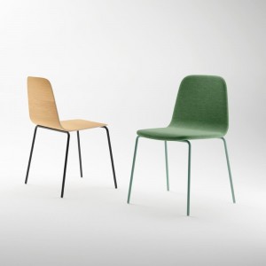 Silla moderna Bisell tapizada con pies metálicos para comedor de Treku.