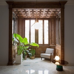 Lámpara de mesa moderna low IC Light de Flos. Diseño italiano.