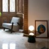 Lámpara de mesa moderna low IC Light de Flos. Diseño italiano.