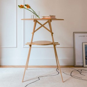 Mesa auxiliar Jujol 1920 de Mobles 114. Mobiliario de diseño.