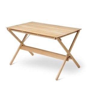 Mesa para exteriores BM3670 de Carl Hansen & Son.