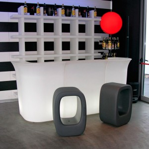 Taburete de diseño Lazy Bones de Slide. Muebles de diseño