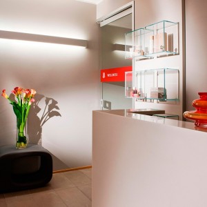Taburete de diseño Lazy Bones de Slide. Muebles de diseño