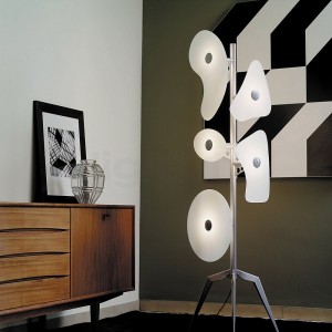 Lámpara de pie Orbital de Foscarini. Lámparas de pie de diseño moderno.