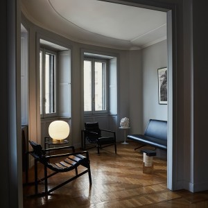 Lámpara sobremesa Gem de Foscarini. Lámpara de diseño contemporáneo.