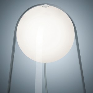 Lámpara con cuerpo de cristal soplado Satellight de Foscarini. Lamparas de vidrio