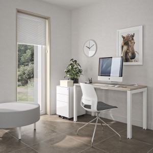 Mesa de oficina con diseño rectangular elegante con elaborada en metal y madera de ofifran