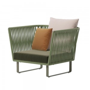 Sillón club exterior pies de aluminio Bela Rope colección Bitta de Kettal.