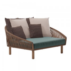 Cama Daybed exterior con pies de teca y tapizado Bela Rope colección Bitta de Kettal.