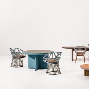 Sillón comedor exterior pies de aluminio cuerdas Bela Rope colección Cala de Kettal.