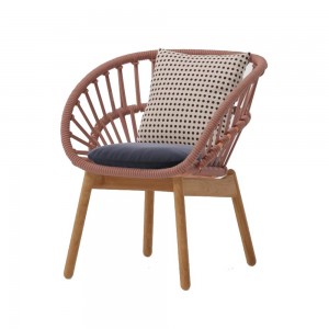 Sillón comedor exterior pies de teca con cuerdas Bela Rope colección Cala de Kettal.