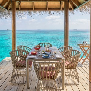 Sillón comedor exterior pies de aluminio cuerdas Bela Rope colección Cala de Kettal.