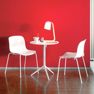 Silla Troy Polipropileno de Magis. Silla de estructura de acero apilable.