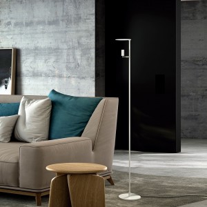 Lámpara pie Kelly de Carpyen. Lampara diseño minimalista.