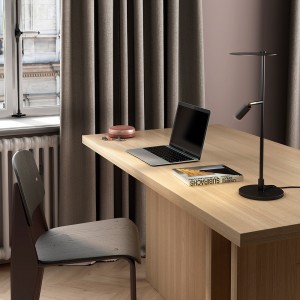 Lámpara sobremesa Kelly de Carpyen. Lampara diseño minimalista.