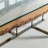 Mesa Rectangular Cornice de Riva1920 de vidrio y madera de alta calidad con un acabado moderno.