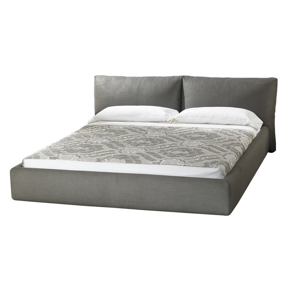 Cama diseño Form con cabezal tapizado con 2 cojines de Casadesús.