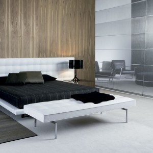 Banqueta Laturka de  Casadesús. Camas de diseño.