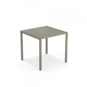 Mesa cuadrada Urban de diseño moderno de Emu.