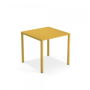Mesa cuadrada Urban de diseño moderno de Emu.