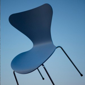 Silla Series 7 Fresno coloreado. Fritz Hansen con un diseño moderno de alto lujo.